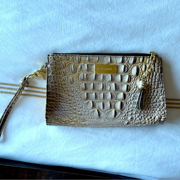 Rarely used embossed leather Brahmin clutch - Picture 1 of 5